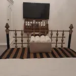 Charming Town House In Cospicua, Valperga Rooms