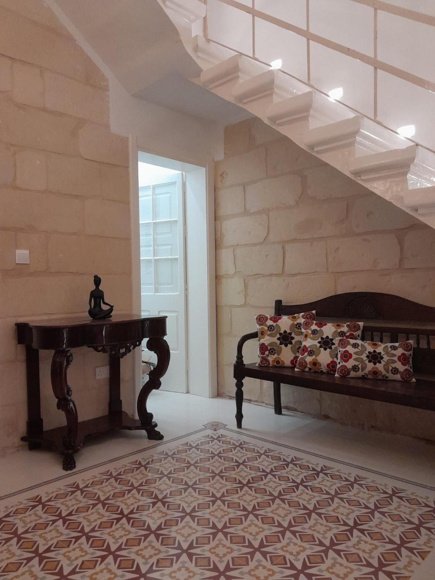 Apartment Charming Town House In Cospicua, Valperga
